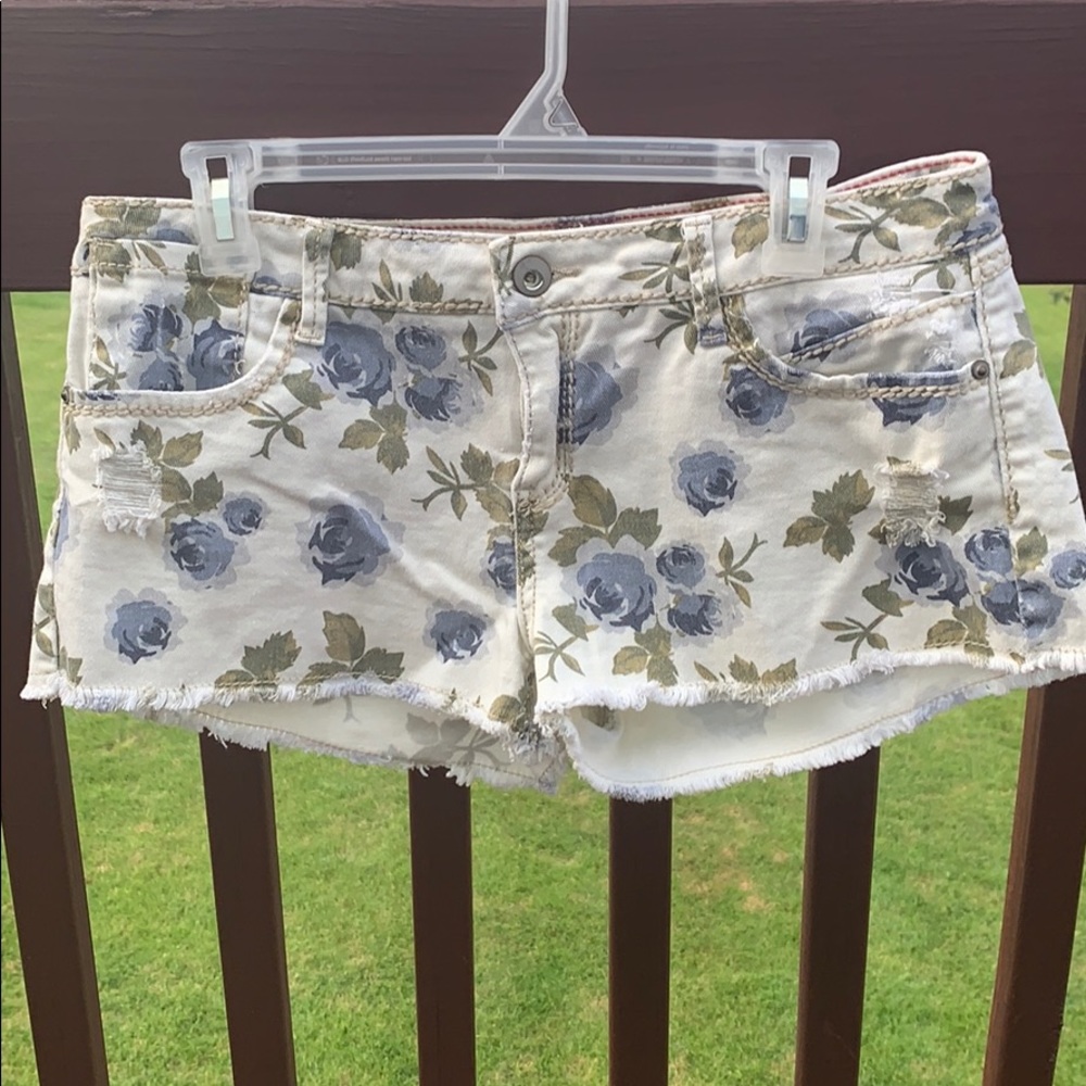 Jean floral shorts 🌺Final Price